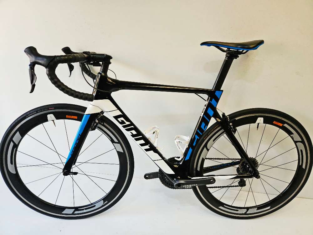 Giant Propel Adv. Pro - M